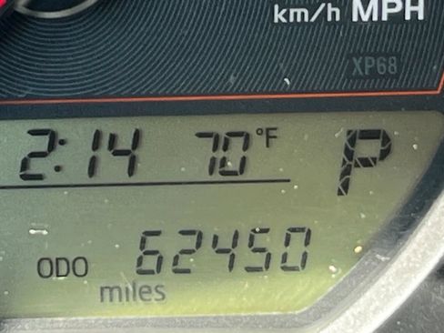 Used 2012 Toyota Yaris L FWD image 16