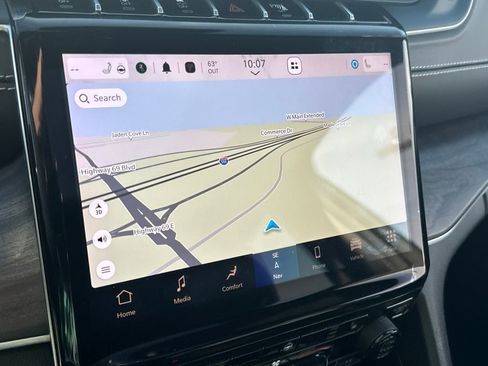 Used 2024 Jeep Grand Cherokee L Limited w/ Black Appearance Package image 18