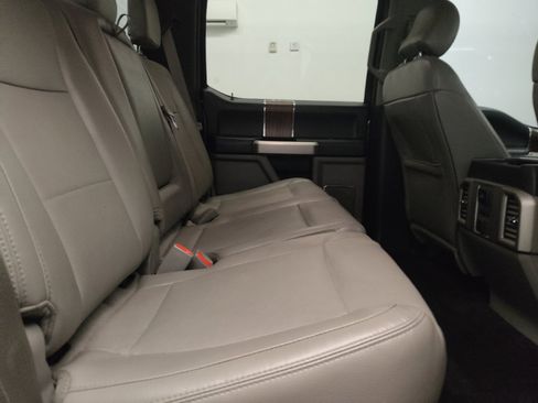 Used 2015 Ford F150 Lariat w/ Equipment Group 502A Luxury AWD/4WD image 19