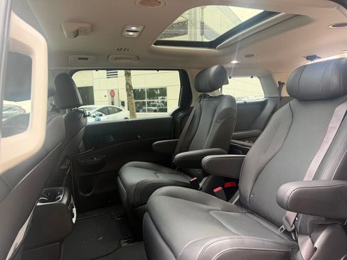 Used 2026 Kia Carnival SX Prestige image 12