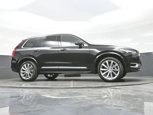 Used 2024 Volvo XC90 B6 Ultimate w/ Lounge Package image 27
