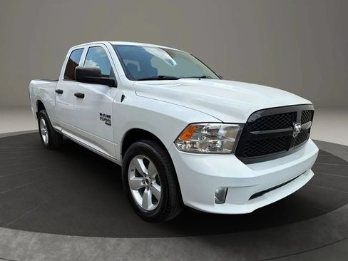 Used 2019 RAM 1500 Express AWD/4WD image 3