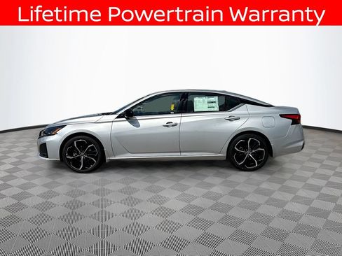 Certified 2025 Nissan Altima 2.5 SR w/ SR Premium Package FWD image 8