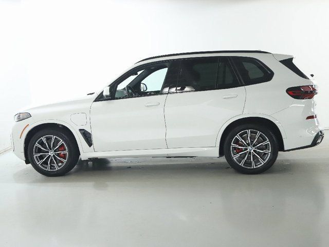 Used 2026 BMW X5 xDrive50e w/ M Sport Package AWD/4WD image 40