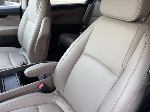 Certified 2023 Honda Odyssey Touring image 13