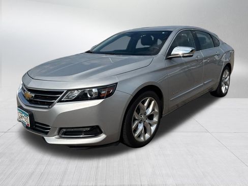 Used 2019 Chevrolet Impala Premier w/ Premier Convenience Package FWD image 2
