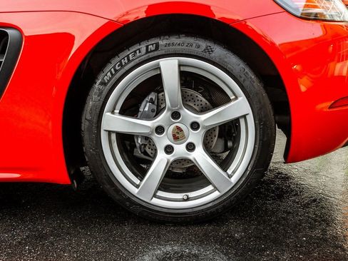 Used 2018 Porsche 718 Cayman Base image 29