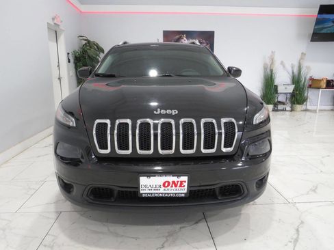 Used 2016 Jeep Cherokee Latitude w/ Comfort/Convenience Group FWD image 8