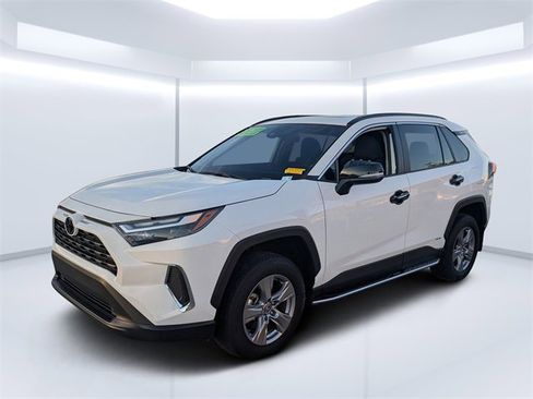 Used 2025 Toyota RAV4 XLE image 7