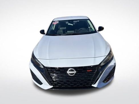 New 2025 Nissan Altima 2.5 SR image 9