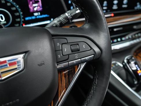 Used 2022 Cadillac Escalade Premium Luxury image 22