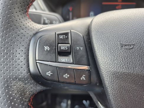 Used 2025 Ford Escape ST-Line image 25