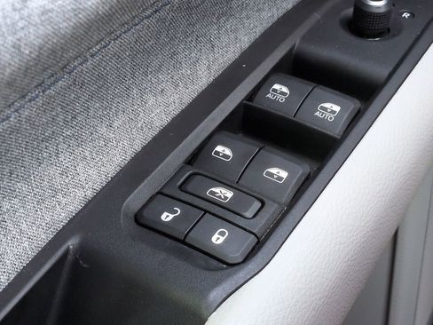 Certified 2022 Jeep Compass Latitude w/ Convenience Group image 22