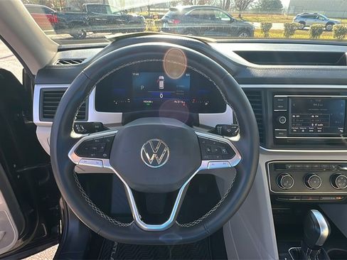 Used 2022 Volkswagen Atlas SE image 24