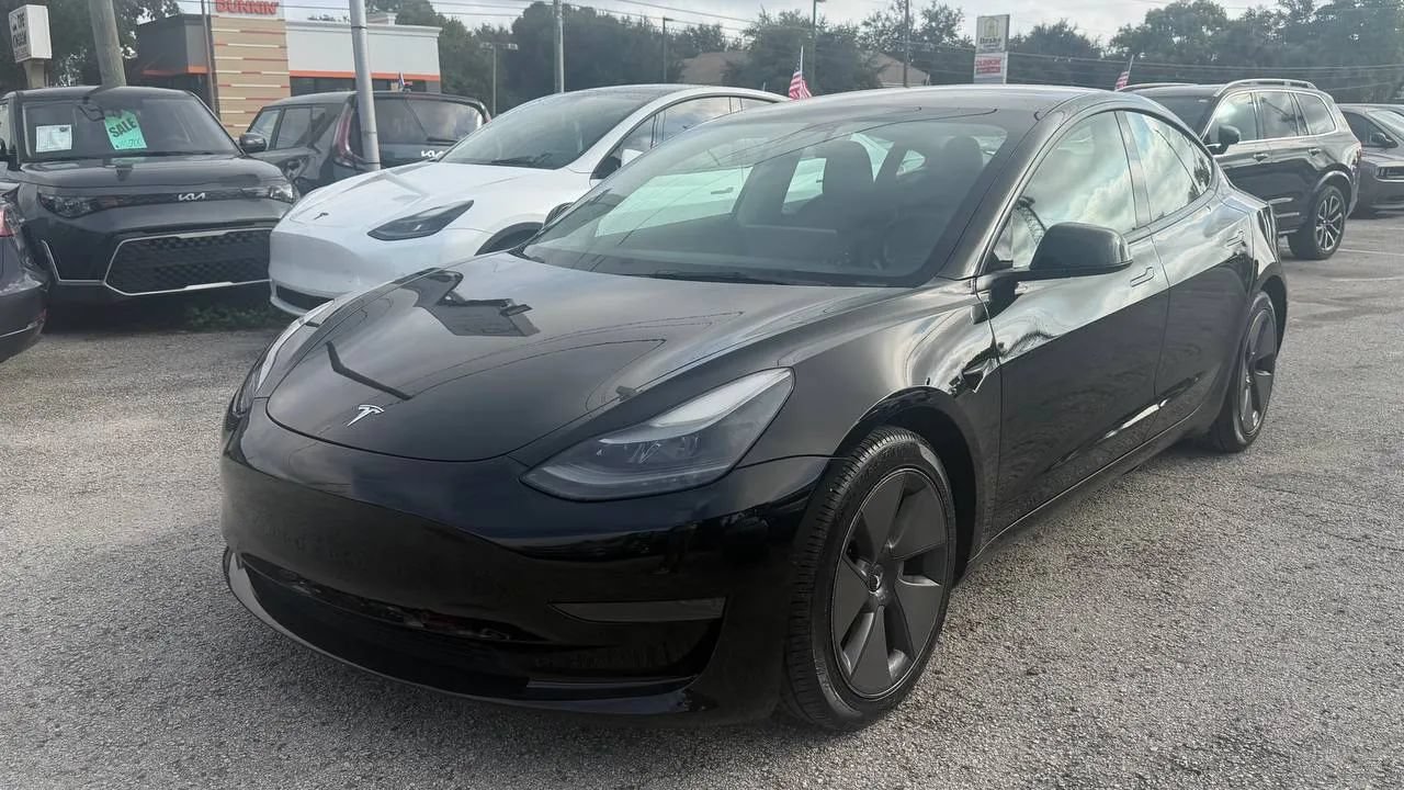 Used 2022 Tesla Model 3 RWD image 1