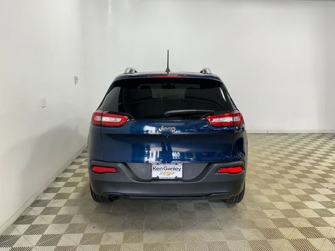 Used 2018 Jeep Cherokee Latitude image 5