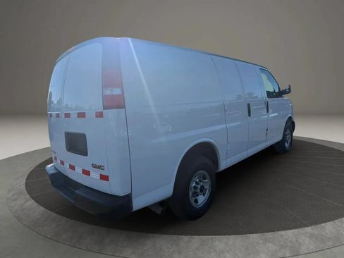 Used 2022 GMC Savana 2500 RWD image 5