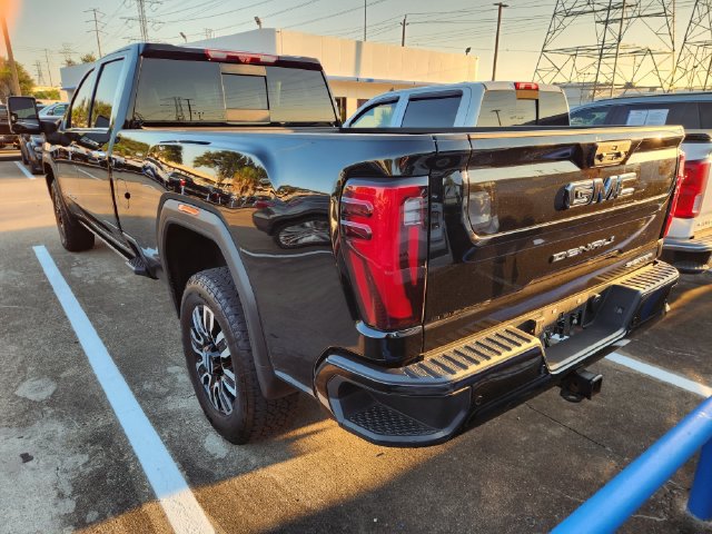 Used 2026 GMC Sierra 3500 Denali Ultimate AWD/4WD image 4