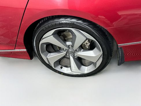 Used 2018 Honda Accord Touring image 11