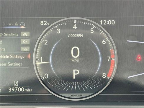 Used 2019 Lexus UX 200 w/ Accessory Package FWD image 11