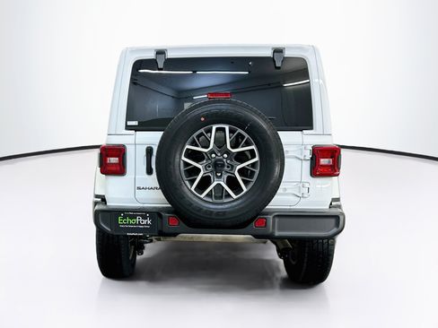 Used 2025 Jeep Wrangler Unlimited Sahara AWD/4WD image 7