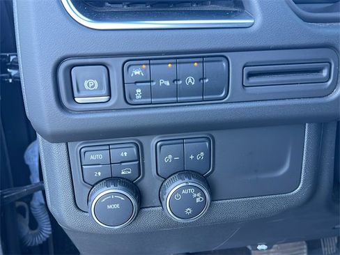 Used 2024 Chevrolet Tahoe LT image 23