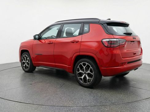 Used 2025 Jeep Compass Limited image 6