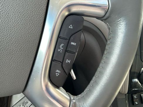 Used 2015 Chevrolet Traverse LTZ AWD/4WD image 24