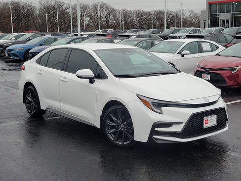 Certified 2025 Toyota Corolla SE image 2