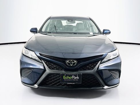 Used 2018 Toyota Camry SE w/ Convenience Package image 2