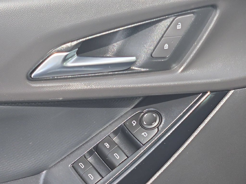 Used 2026 Chevrolet Equinox LT FWD image 15