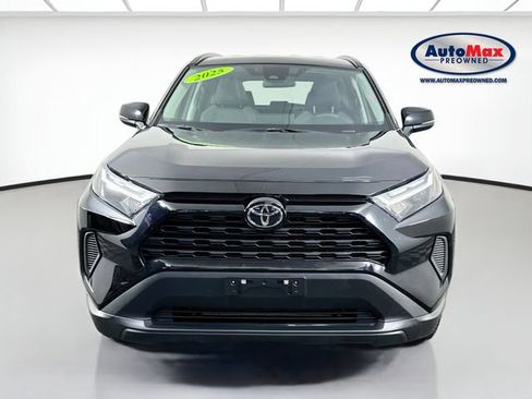 Used 2025 Toyota RAV4 XLE AWD/4WD image 6