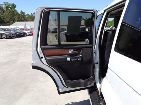 Used 2016 Land Rover LR4 HSE LUX image 41