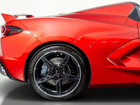 Used 2021 Chevrolet Corvette Stingray Convertible w/ Battery Protection Package image 9