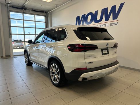 Used 2024 BMW X5 xDrive40i w/ Premium Package AWD/4WD image 6