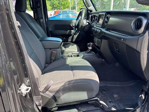 Used 2022 Jeep Wrangler Unlimited Sport AWD/4WD image 14