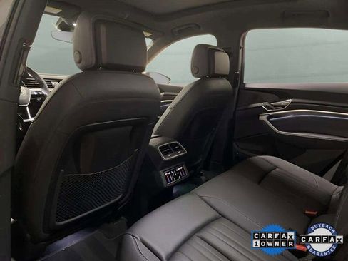 Used 2024 Audi Q8 e-tron Premium Plus image 19