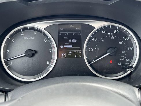 Used 2025 Nissan Versa S w/ Trunk Package image 19