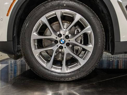 Used 2024 BMW X5 xDrive40i w/ Premium Package AWD/4WD image 7