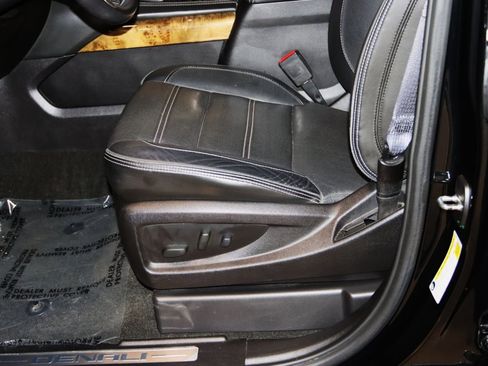 Used 2017 GMC Yukon Denali w/ Open Road Package image 42