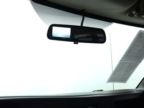 Used 2018 Chevrolet Express 2500 w/ Driver Convenience Package image 15