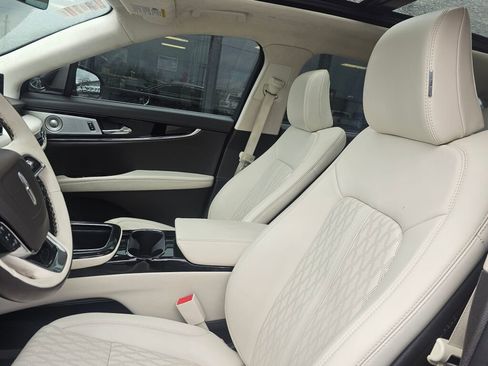 Used 2022 Lincoln Nautilus Black Label w/ Class II Trailer Tow Package image 18