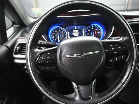 Used 2019 Chrysler Pacifica Limited w/ Advanced Safetytec Group image 8