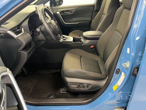 Certified 2025 Toyota RAV4 SE w/ Convenience Package AWD/4WD image 18