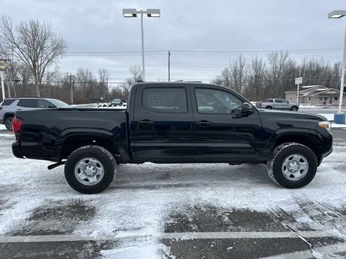 Used 2022 Toyota Tacoma SR image 5