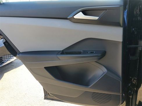 Certified 2023 Volkswagen Taos S image 13