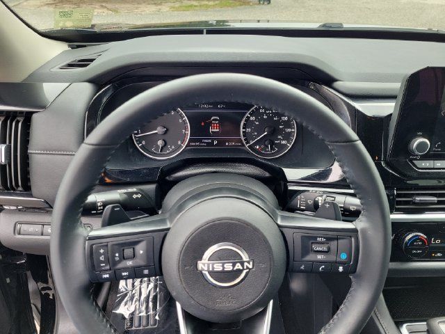 Used 2024 Nissan Pathfinder SV FWD image 24