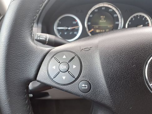 Used 2008 Mercedes-Benz C 300 Sedan image 19