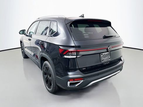 New 2026 Volkswagen Taos SE FWD image 5