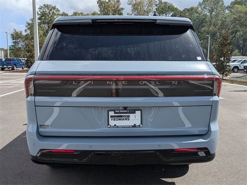 New 2025 Lincoln Navigator Reserve w/ Jet Appearance Package image 5